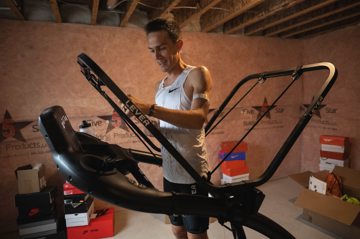 How Conner Mantz Came Back From Two Stress Fractures: A Return-to-Run Guide for Runners